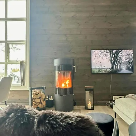 Modern At Strandafjellet * סטראנדה