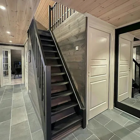 Modern At Strandafjellet Stranda (More og Romsdal)