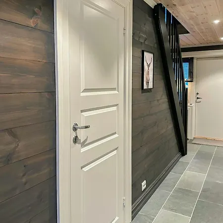 Modern At Strandafjellet בית נופש