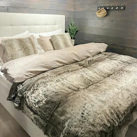 Modern At Strandafjellet בית נופש
